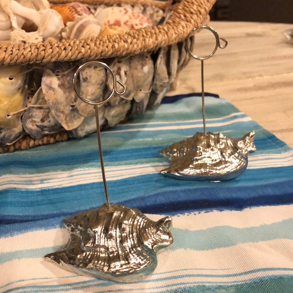 SET OF SIX  SILVER SHELL PLACE CARD HOLDERS!